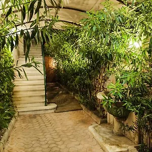 ** Hotel Vendome Francia